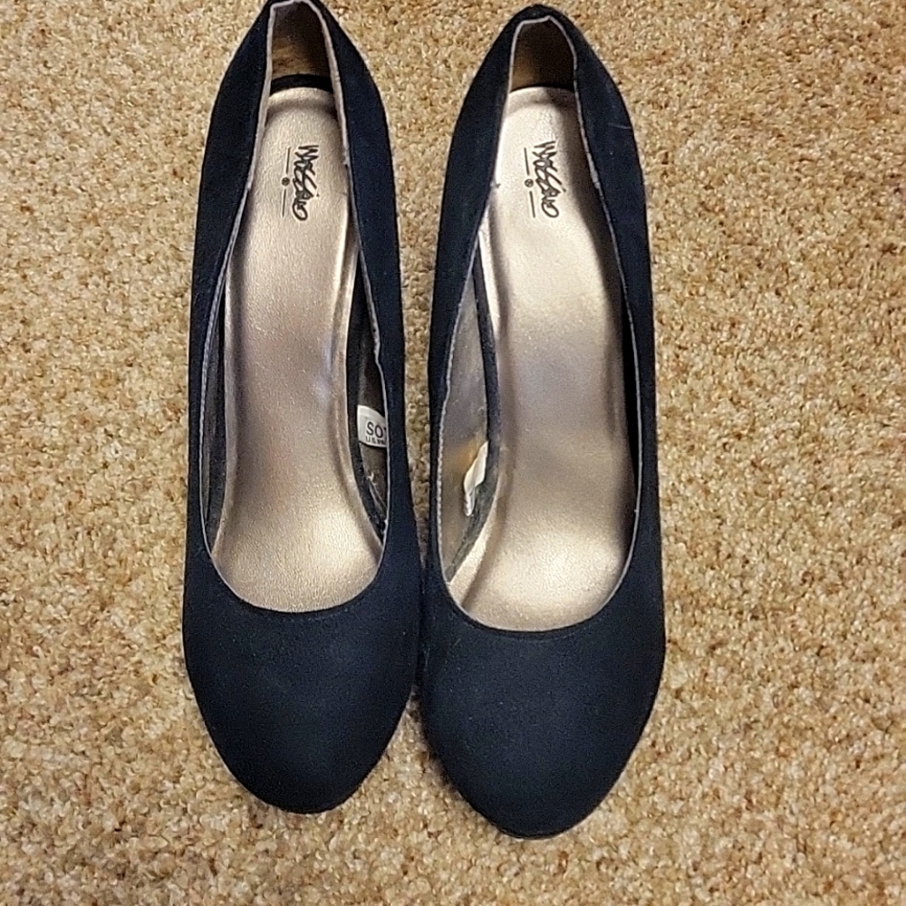Size 9 1/2 black suede women's stilettos